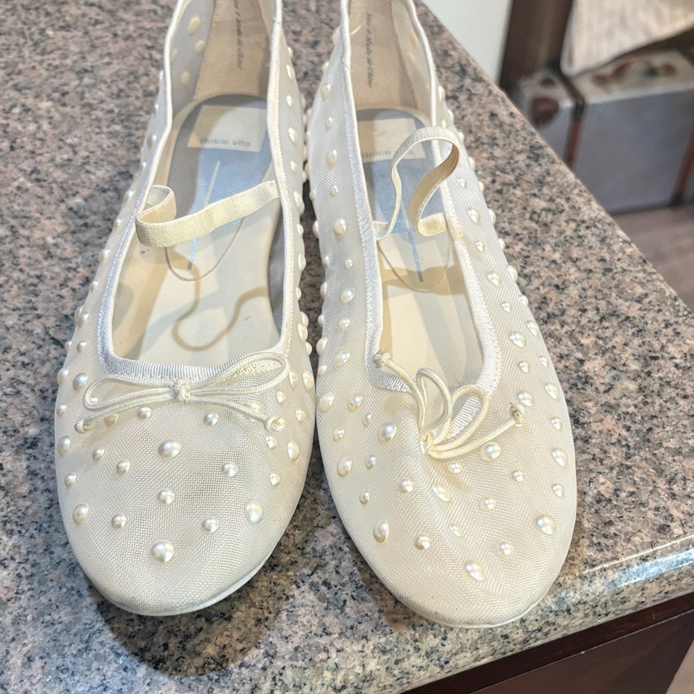 Elegant Cream Pearl-Embellished Ballet Flats Dolce Vita 39 lightly used 2 times